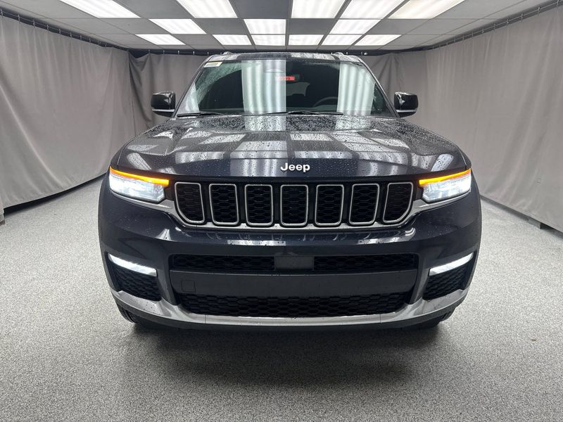 2024 Jeep Grand Cherokee L Limited 4x4Image 6