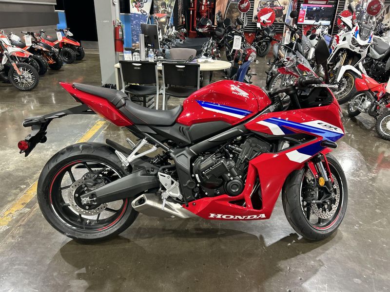 New 2026 Honda CBR650R E-CLUTCH Image 12