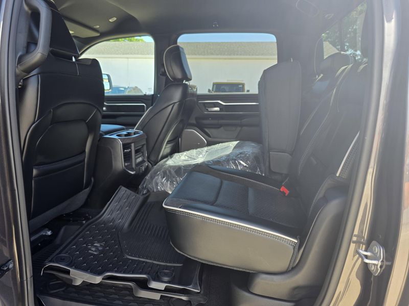 New 2025 RAM 1500 LaramieImage 12
