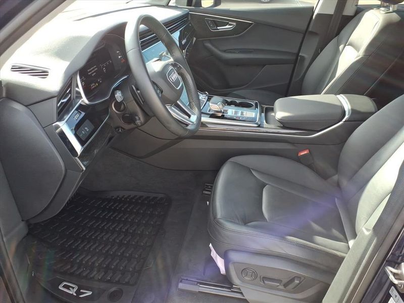 Used 2022 Audi Q7 55 Premium PlusImage 14