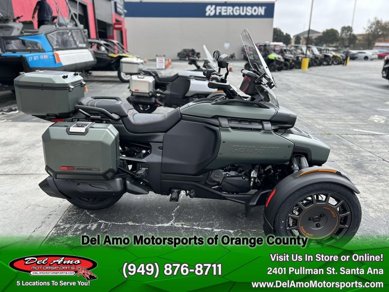 2025 Can-Am CANYON REDROCK Image 1