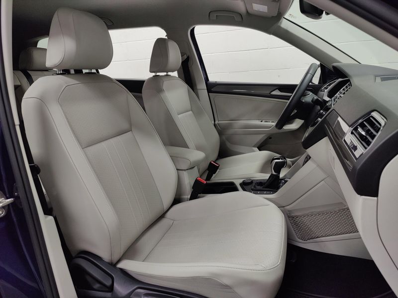 Used 2022 Volkswagen Tiguan SE 4-Motion AWDImage 5