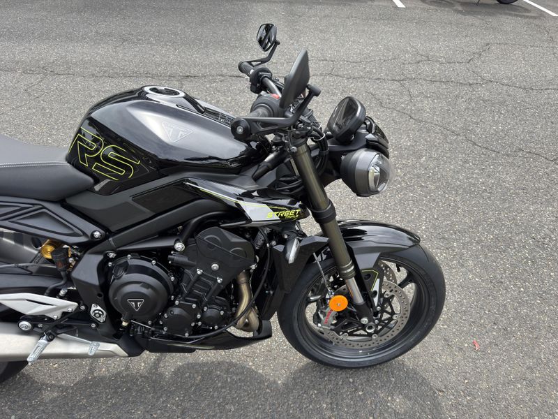 2025 Triumph Street Triple 765 RS - PHANTOM BLACK 
