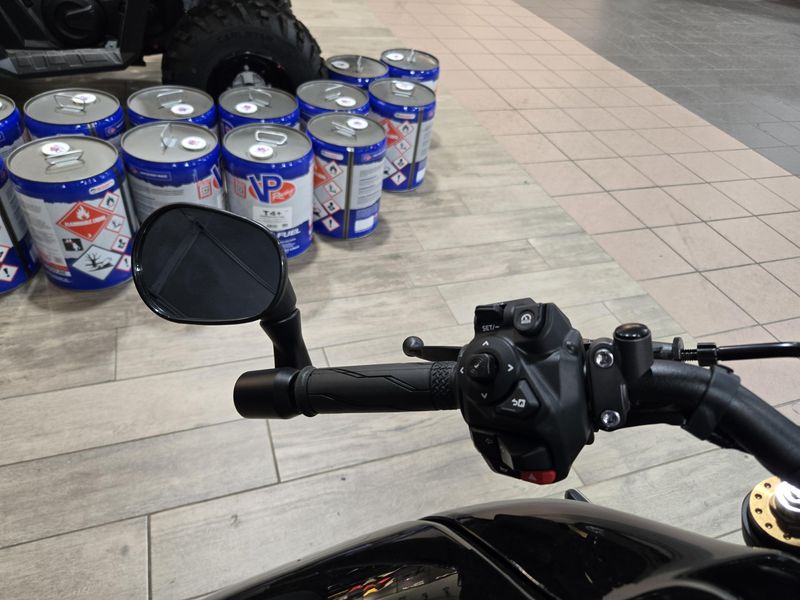 New 2025 Yamaha XSR900 RAVEN Image 14