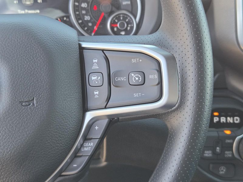 New 2026 RAM 1500 Express Crew Cab 4x4 5'7' Box