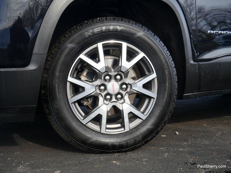 Used 2023 GMC Acadia SLE