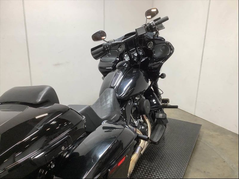 2019 Harley-Davidson Road Glide in a Black exterior color. BMW Motorcycles of Temecula – Southern California (951) 506-6903 bmwmotorcyclesoftemecula.com 