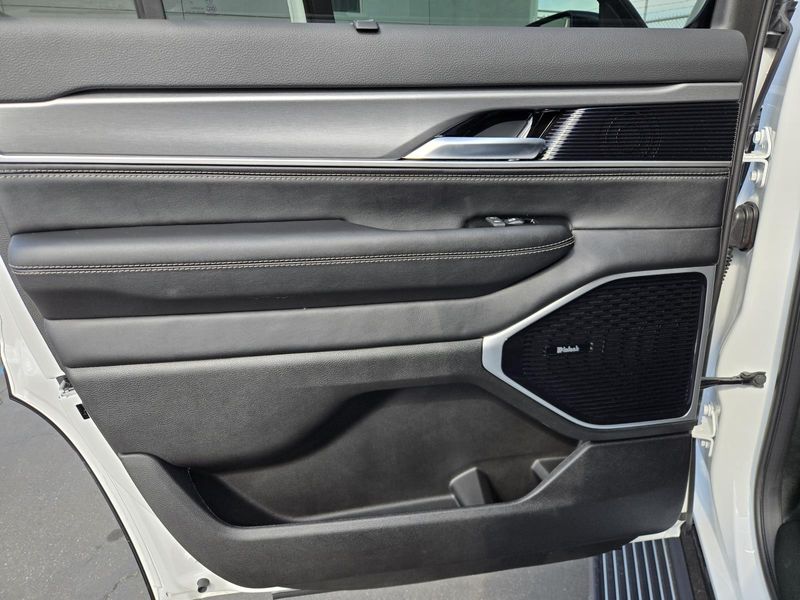 2026 Jeep Grand Wagoneer Limited Reserve 4x4