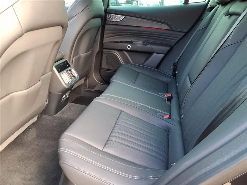 New 2025 Maserati Grecale ModenaImage 9