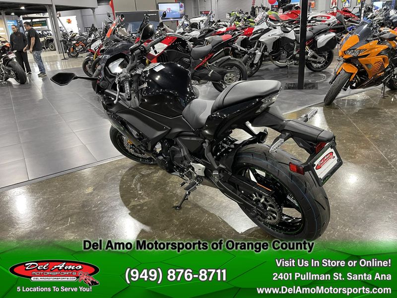 2025 Kawasaki NINJA 650 Image 9