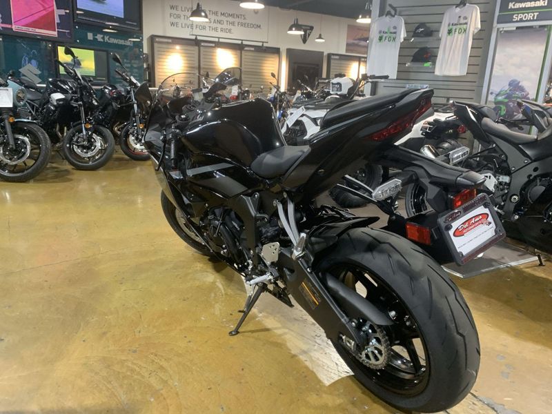 New 2026 Kawasaki NINJA ZX-6R ABS Image 6