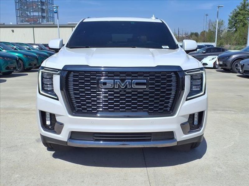 2024 GMC Yukon XL Denali UltimateImage 14