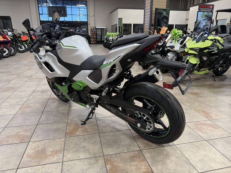New 2024 Kawasaki NINJA 7 HYBRID ABS Image 15