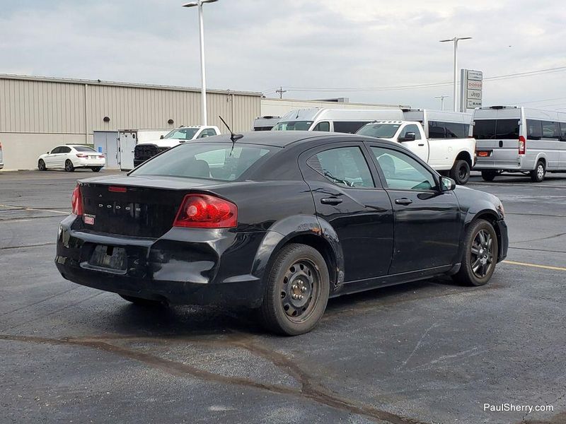 2012 Dodge Avenger SEImage 3