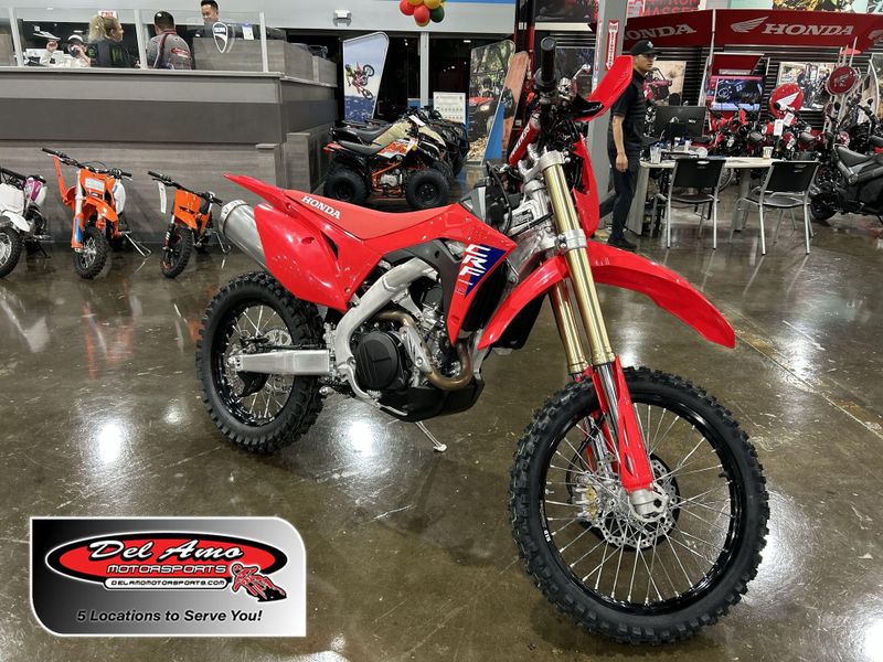 2025 Honda CRF450X  in a RED exterior color. Del Amo Motorsports of Redondo Beach (424) 390-7811 delamomotorsports.com 