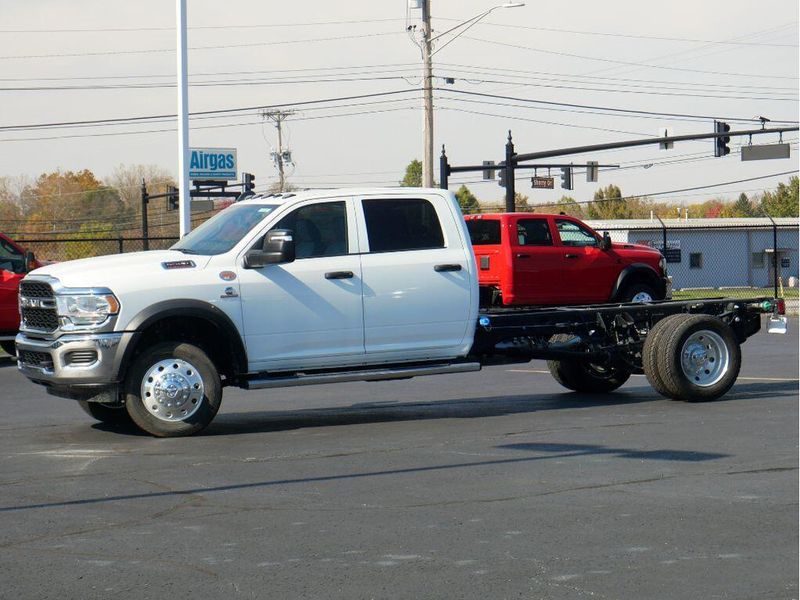 2024 RAM 5500 Tradesman Chassis Crew Cab 4x4 84