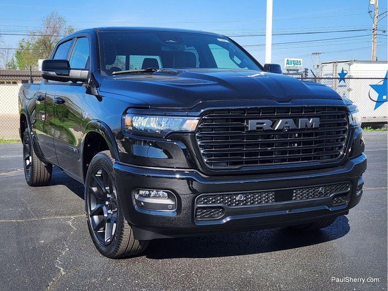 New 2026 RAM 1500 Laramie Crew Cab 4x4 5'7' Box