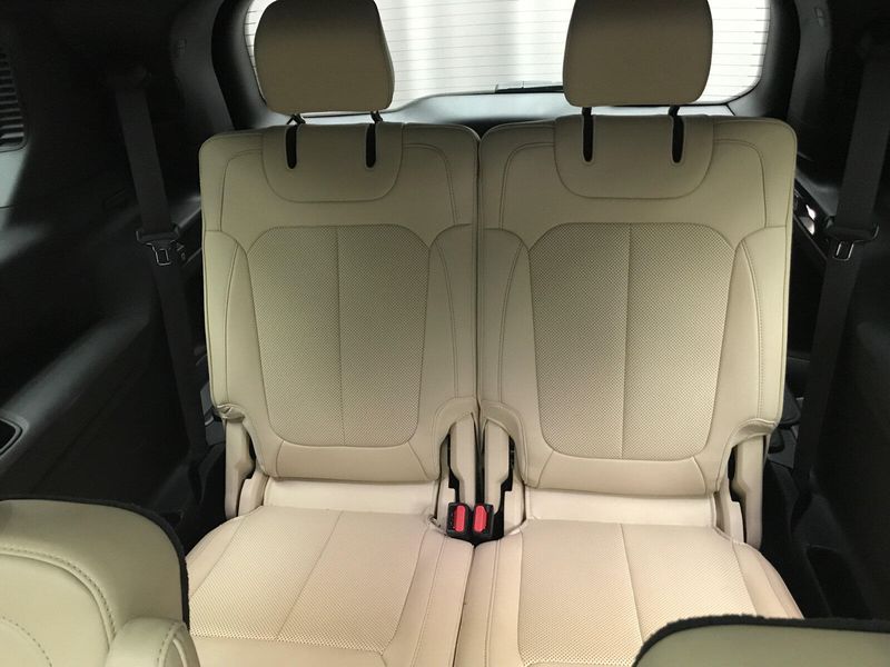 Used 2023 Jeep Grand Cherokee L LimitedImage 10