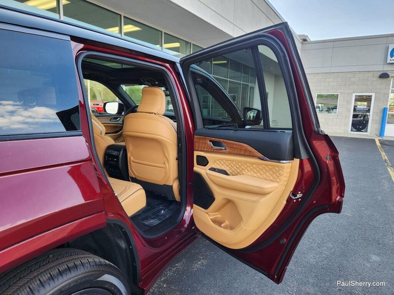 New 2026 Jeep Grand Cherokee Summit 4x4