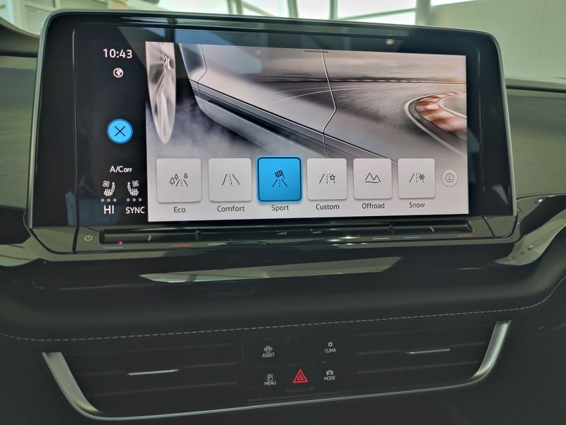 2025 Volkswagen Atlas Cross Sport SE AWD w/Technology/SunroofImage 23
