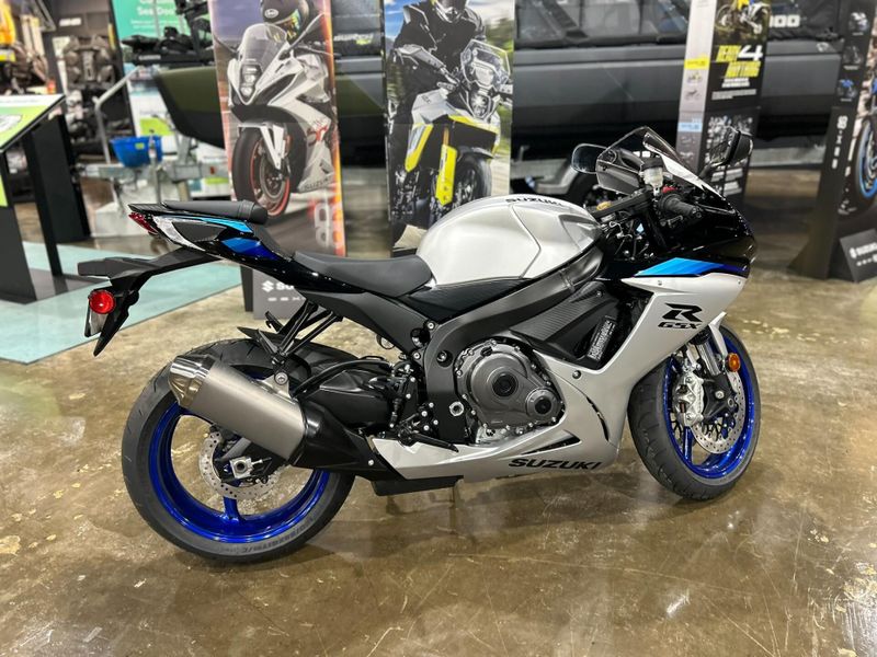 New 2026 Suzuki GSX-R600 Image 2