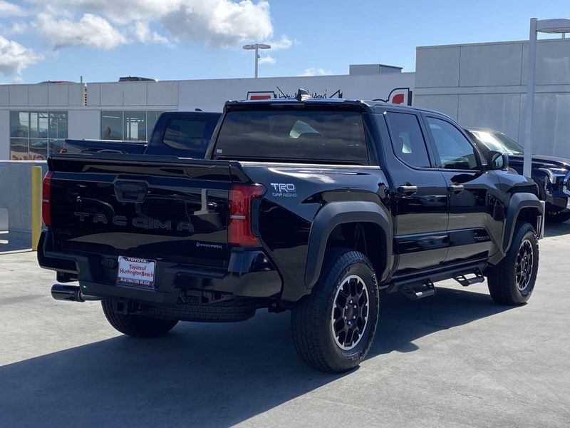 2025 Toyota Tacoma TRD Off Road HybridImage 3