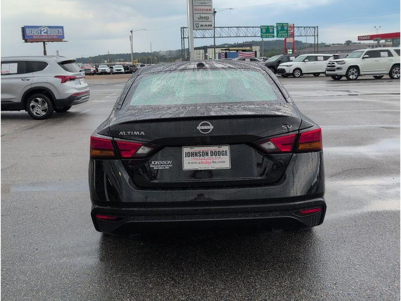 Used 2023 Nissan Altima 2.5 SVImage 4