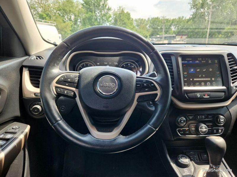 2018 Jeep Cherokee LimitedImage 28