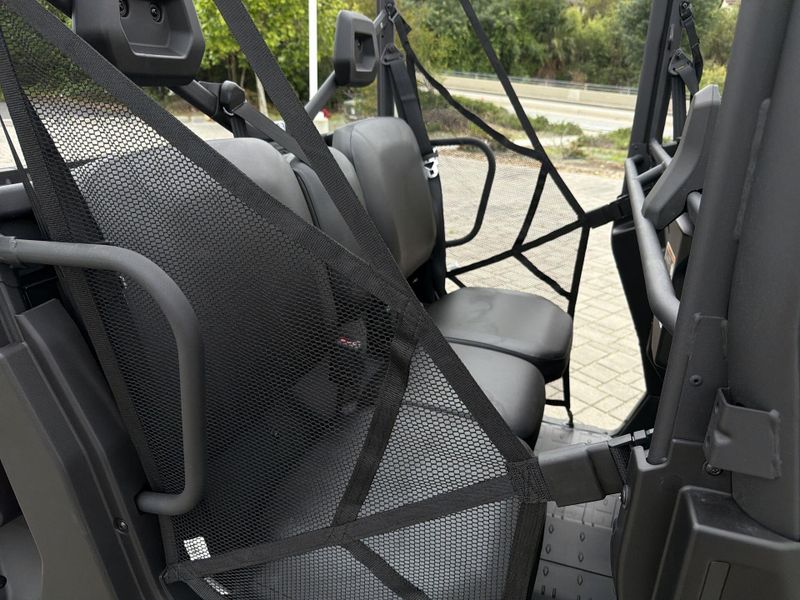New 2026 Can-Am DEFENDER MAX DPS HD9 Image 28