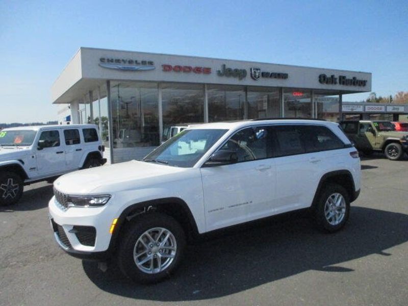 2025 Jeep Grand Cherokee Laredo X 4x4Image 32