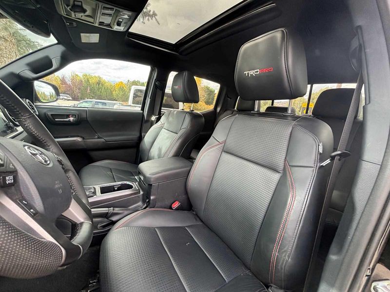 2019 Toyota Tacoma TRD Pro photo 3