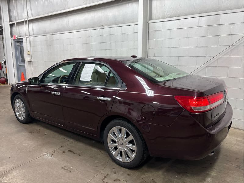 2012 Lincoln MKZ photo 4