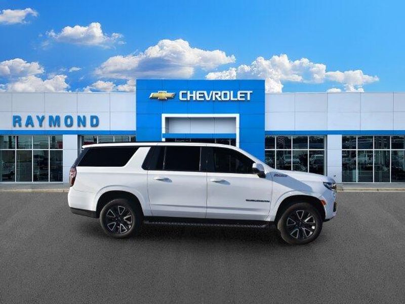 Used 2022 Chevrolet Suburban Z71Image 2