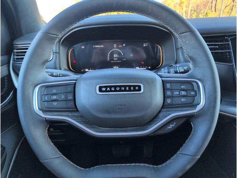 2023 Jeep Wagoneer L Series IIIImage 22