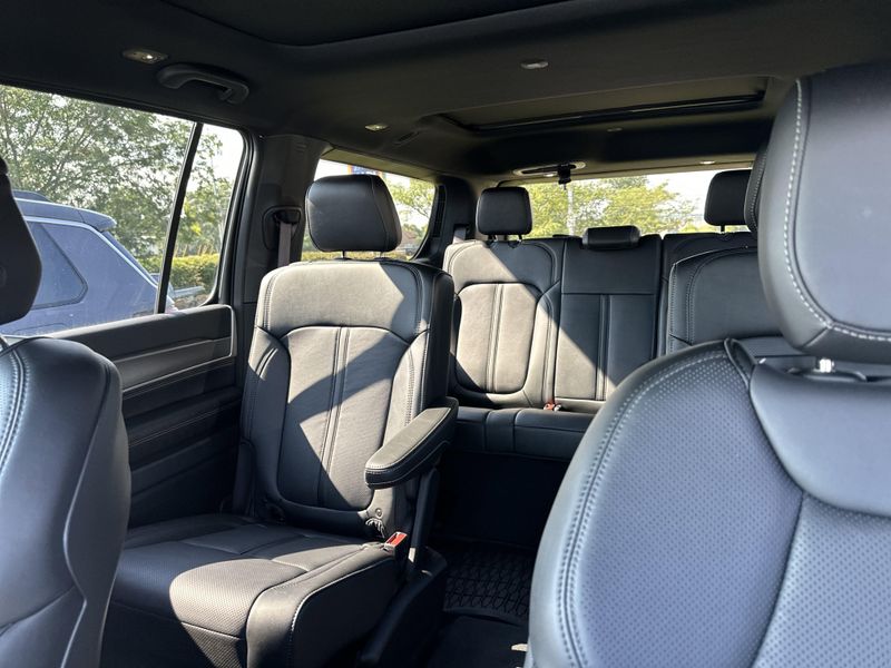 2025 Jeep Wagoneer Overland 4x4Image 36