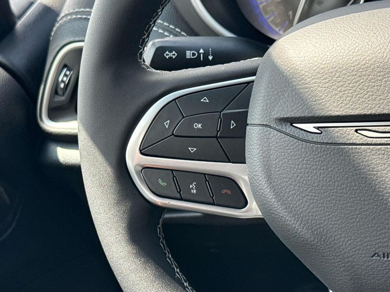 New 2027 Chrysler Pacifica Select Awd