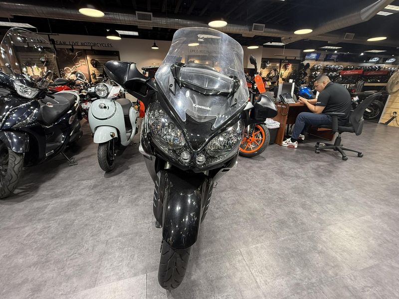 Used 2022 Kawasaki CONCOURS 14 ABS Image 5