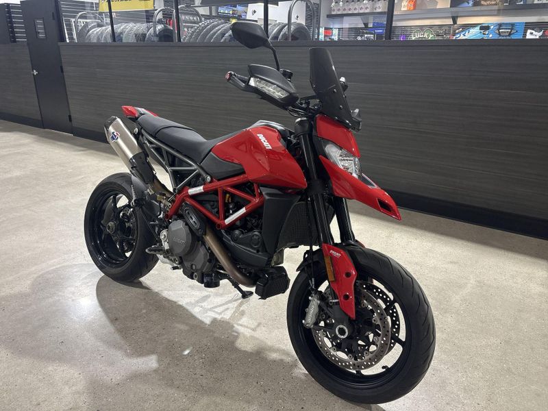 Used 2024 Ducati HYPERMOTARD 950 Image 11