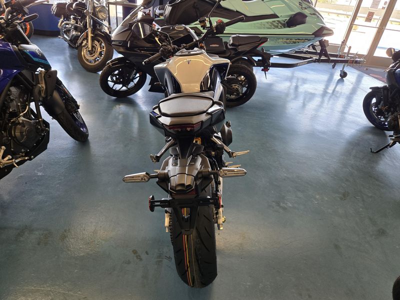 2025 Yamaha MT09 SP LIQUID METAL RAVEN Image 9