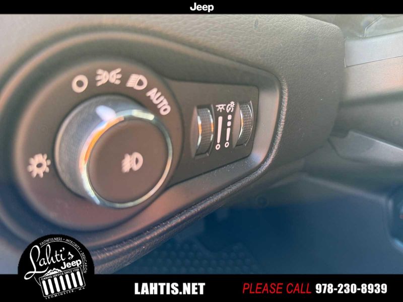 2022 Jeep Renegade Latitude photo 26