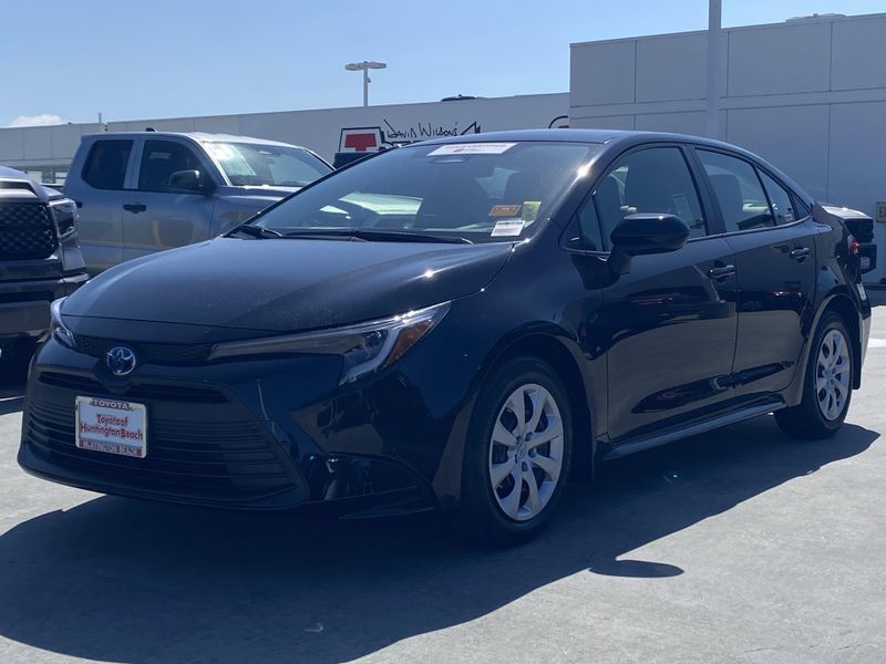Used 2025 Toyota Corolla LEImage 6