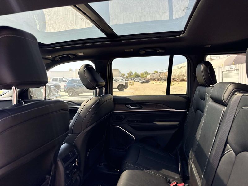 New 2026 Jeep Grand Cherokee Limited Reserve 4x4