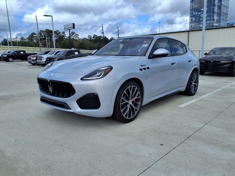 New 2026 Maserati Grecale ModenaImage 2