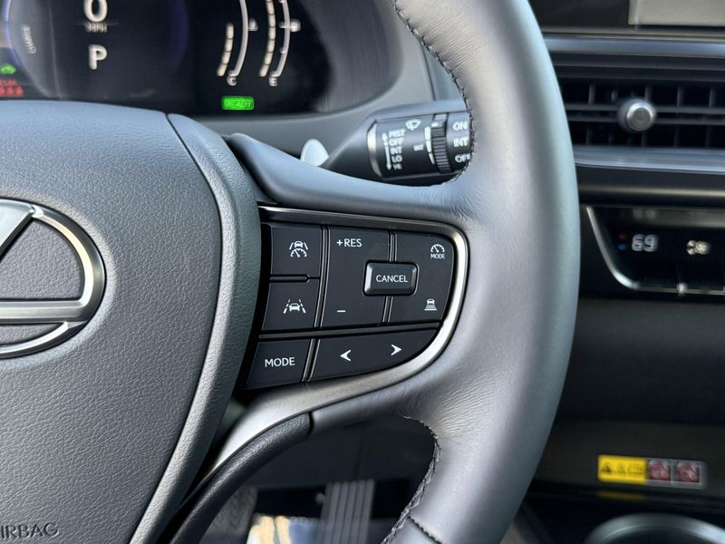 New 2026 Lexus UX 300hImage 23