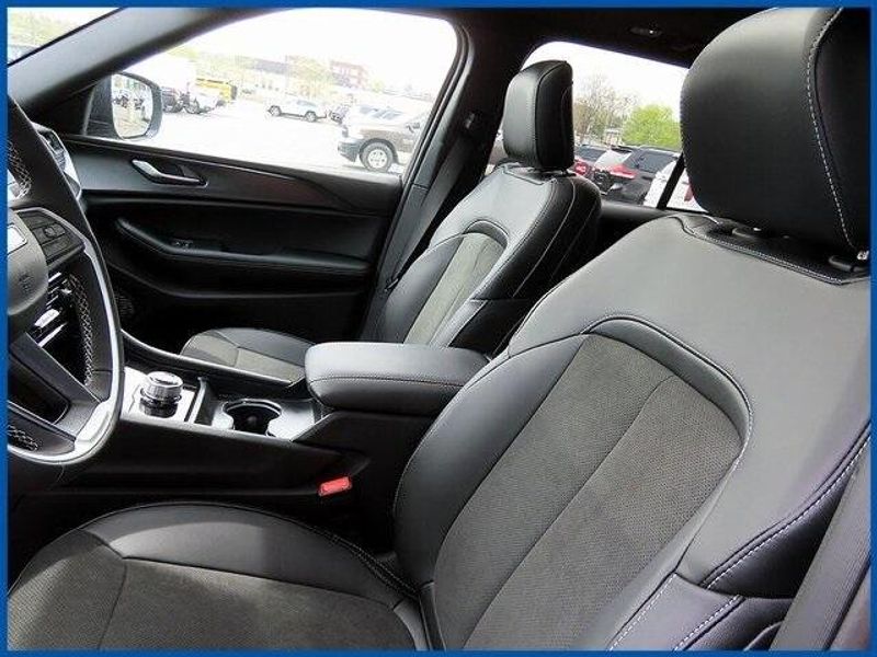2025 Jeep Grand Cherokee Altitude XImage 13