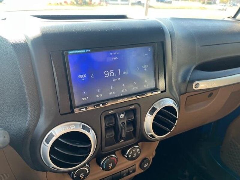 Used 2016 Jeep Wrangler Unlimited Image 8