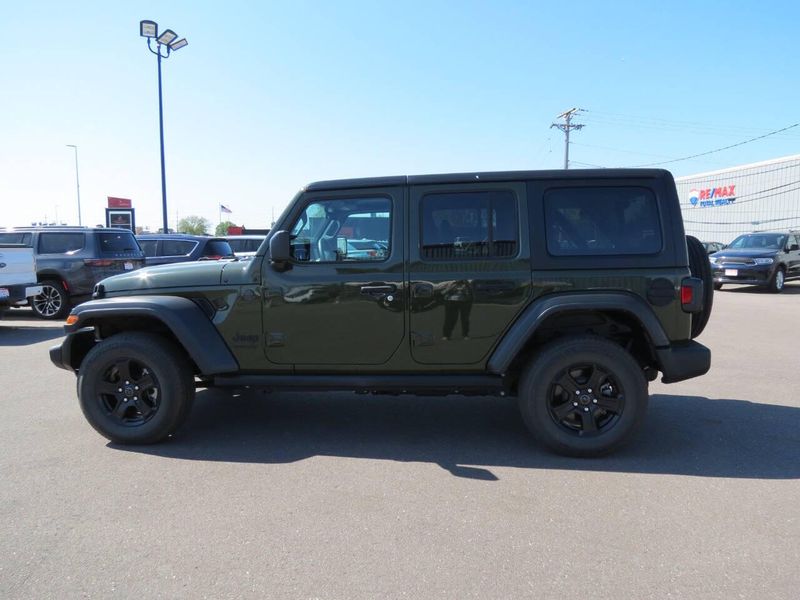 2022 Jeep Wrangler Unlimited Sport 4x4 4dr SUVImage 5