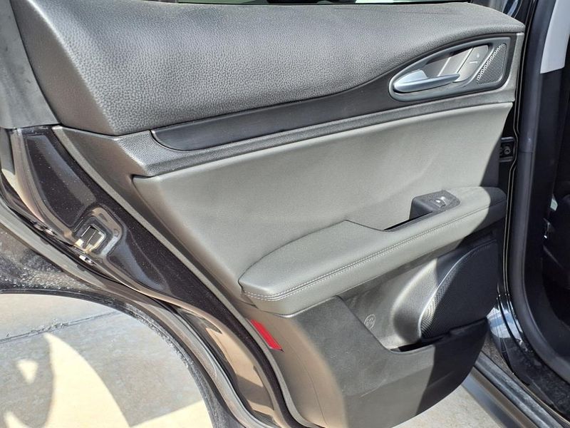 2018 Alfa Romeo Stelvio Image 14