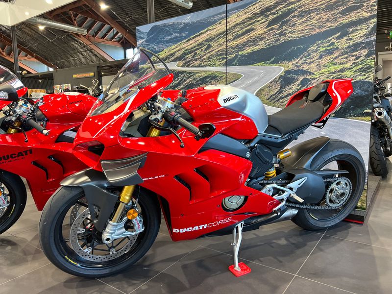 2019 Ducati Panigale V4 R Image 1