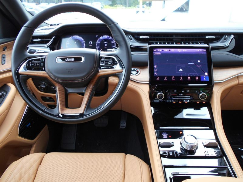 2025 Jeep Grand Cherokee L Image 4